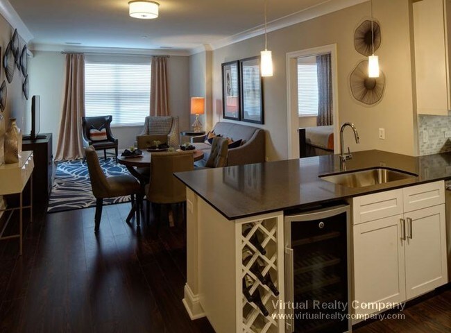 Building Photo - 1500 Lake Cook Rd