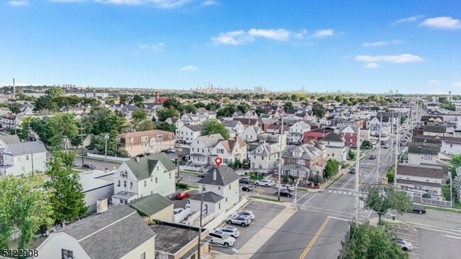 Building Photo - 100 Kansas St