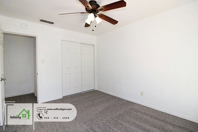 Building Photo - 2176 Oxford Rd