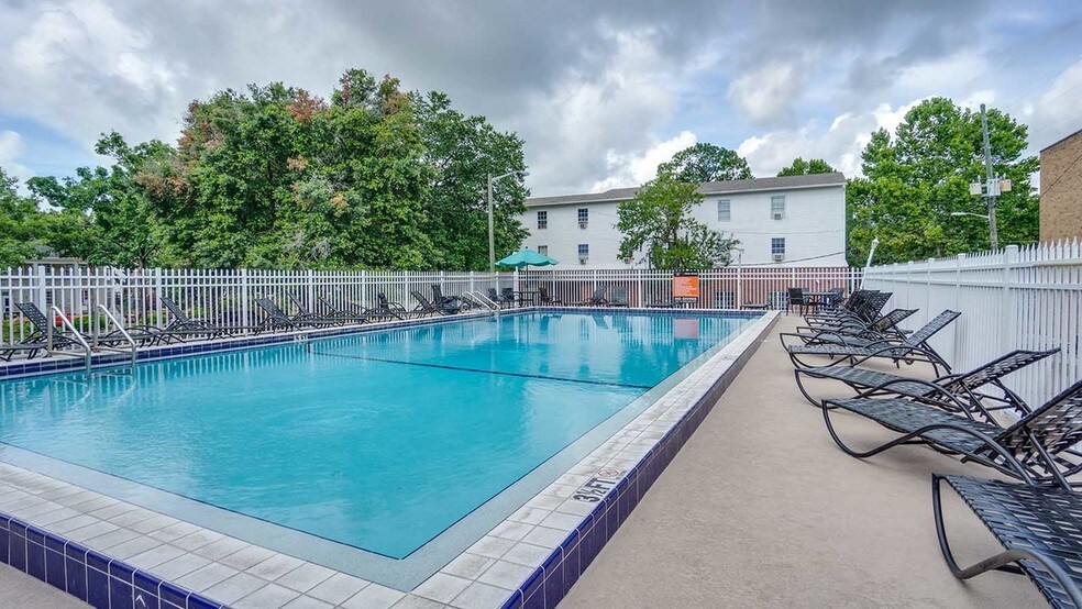 College Manor Gainesville, FL Apartment Finder