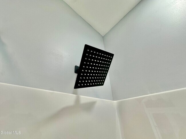 Building Photo - 37 High St