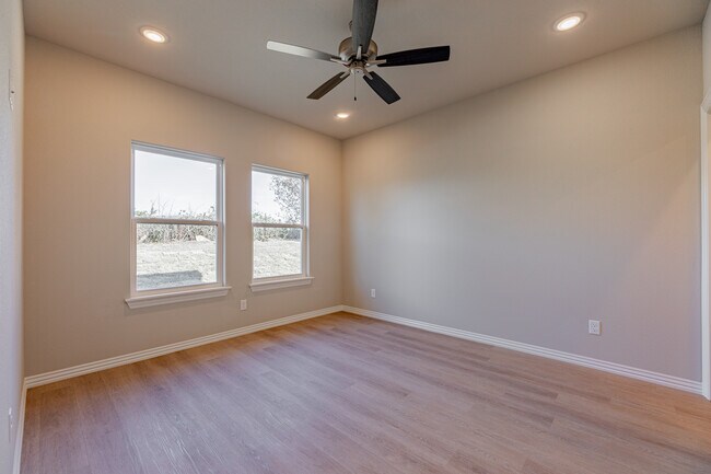 Building Photo - 1603 Casuarina Dr