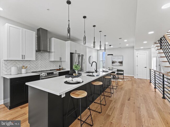 Building Photo - 4320 7th St NW