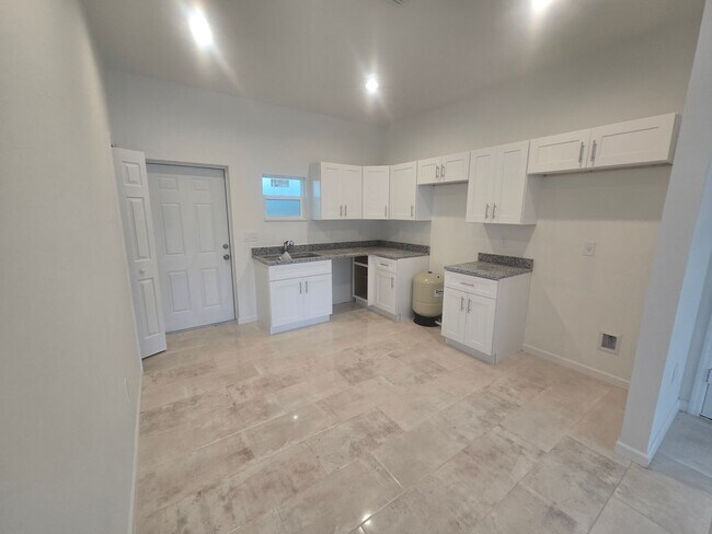 Building Photo - Brand New Construction 2/2/1 SW Lehigh Acres
