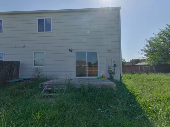 Building Photo - 1647 S Beech St