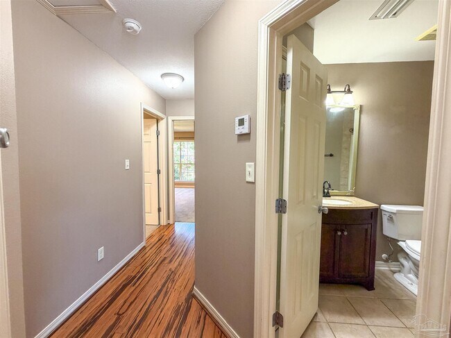 Building Photo - 3977 High Bridge Dr