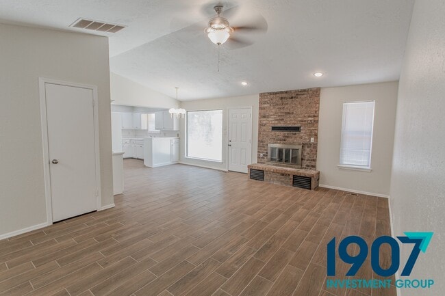 Building Photo - 400 Trinidad Dr