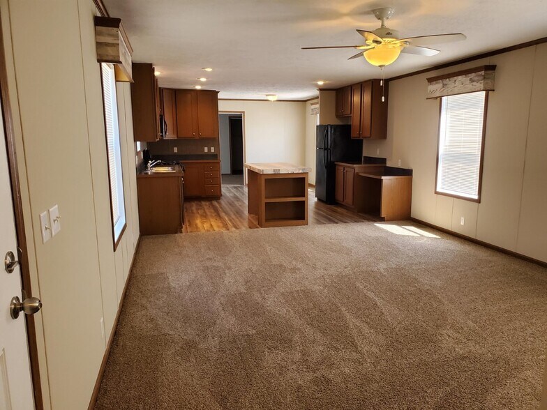 Building Photo - 100 Quail Ct