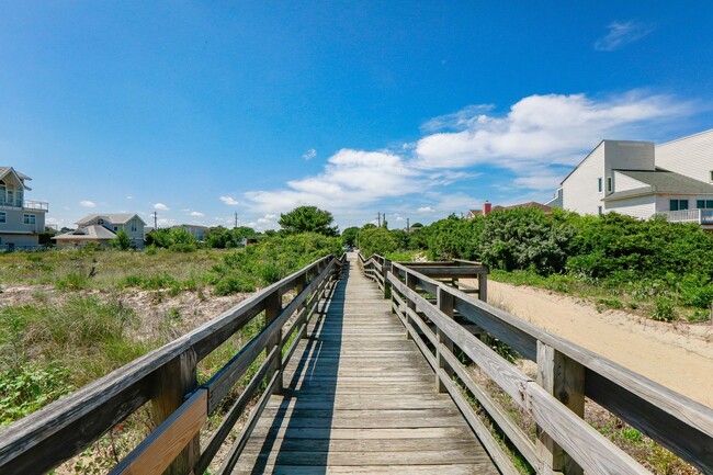Building Photo - Beautiful Single Family Home in Willoughby Beach!!