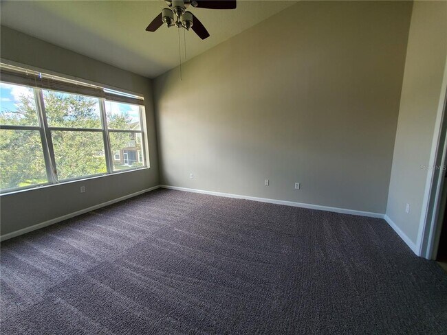 Building Photo - 2215 Kings Palace Dr