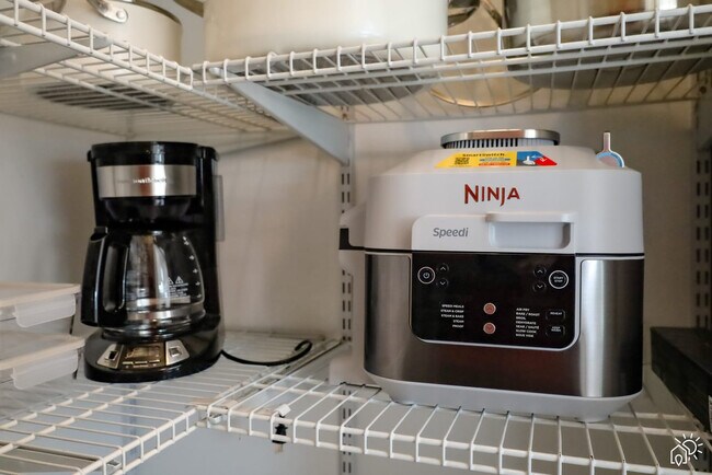 Building Photo - 1669 Colleen St