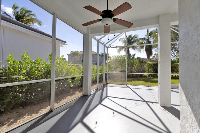 Building Photo - 1579 Banyan Way