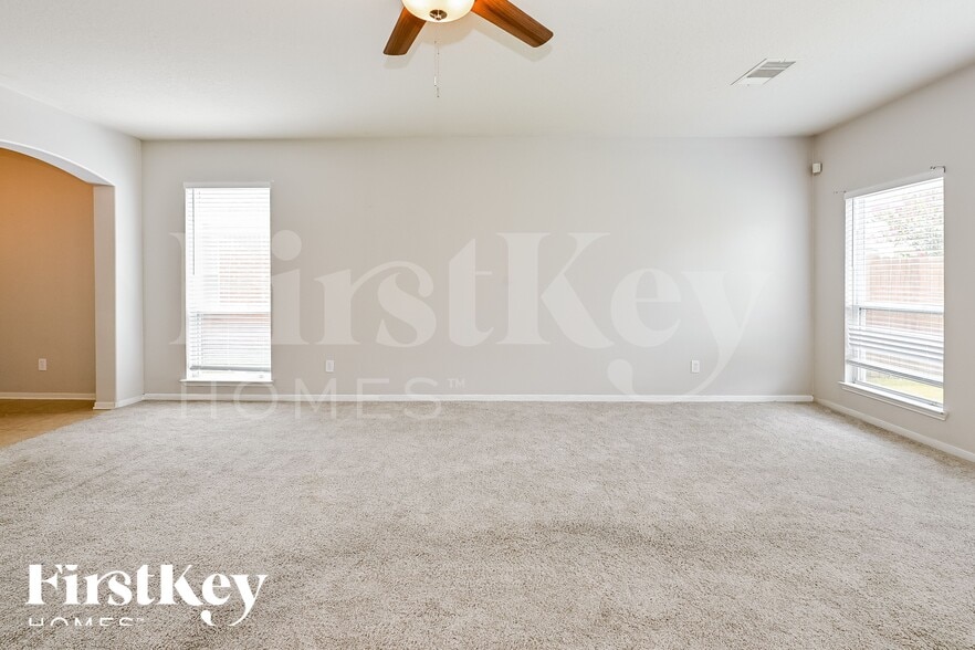 Building Photo - 4207 Old Arbor Way