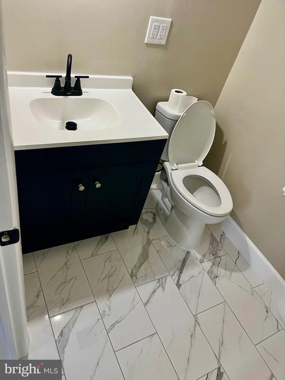 Building Photo - 15712 Dorset Rd