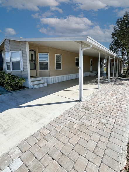 Building Photo - 1601 US-441