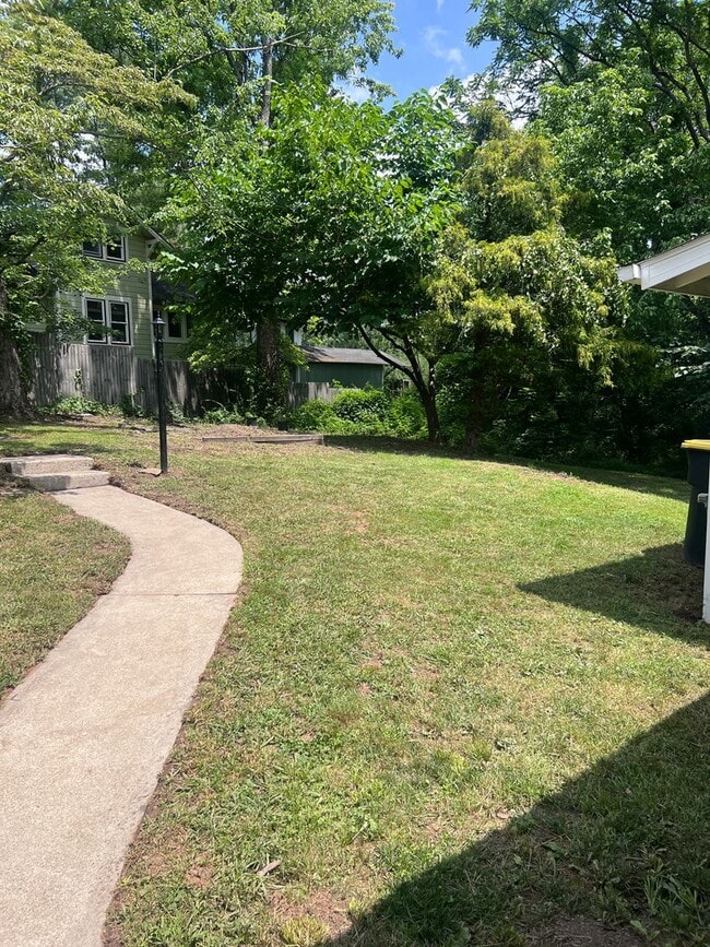 Building Photo - Unique 3 bedroom, 2 bathroom home for rent...