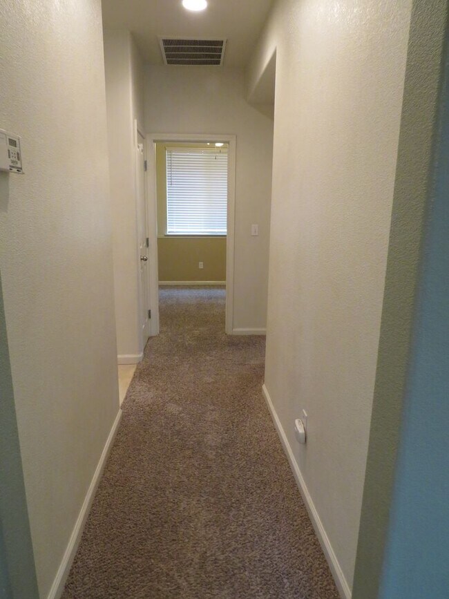 Building Photo - Beautiful 3 bedroom 2 bath coming soon in Orland!