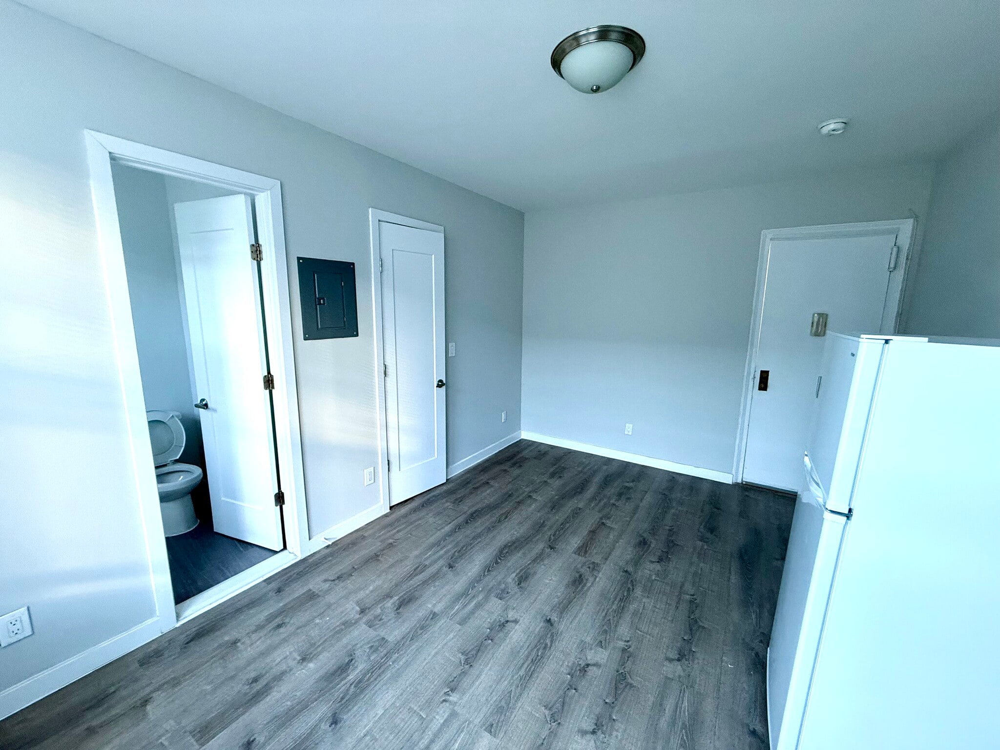 Building Photo - 241 E Broadway