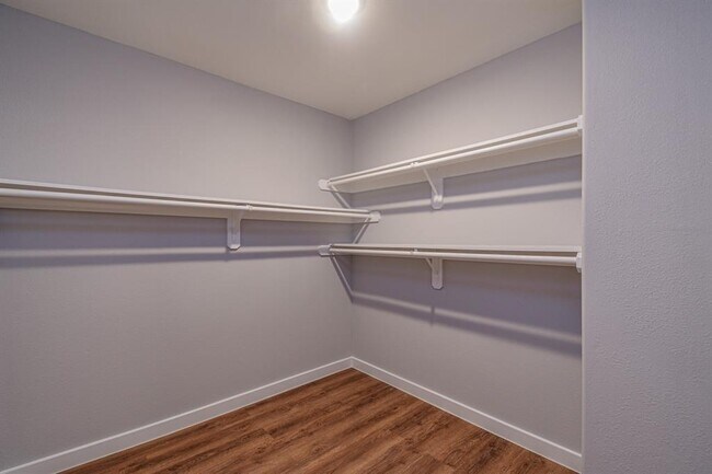 Building Photo - 6008 Wedgefield St