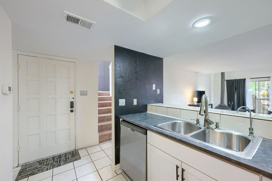 Building Photo - 4814 Misty Slope Ln