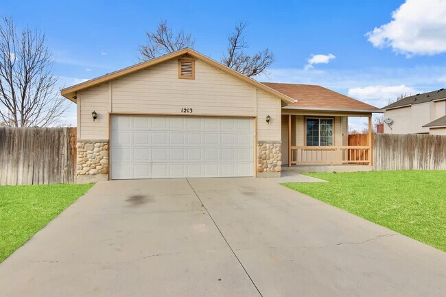 Building Photo - 1213 Cattail St
