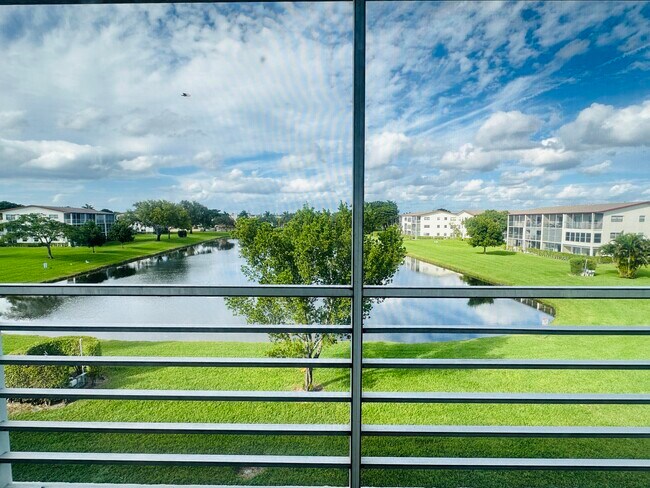 Building Photo - 121 Brighton C