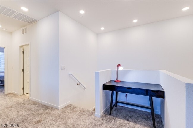 Building Photo - 145 Aqua Cmns