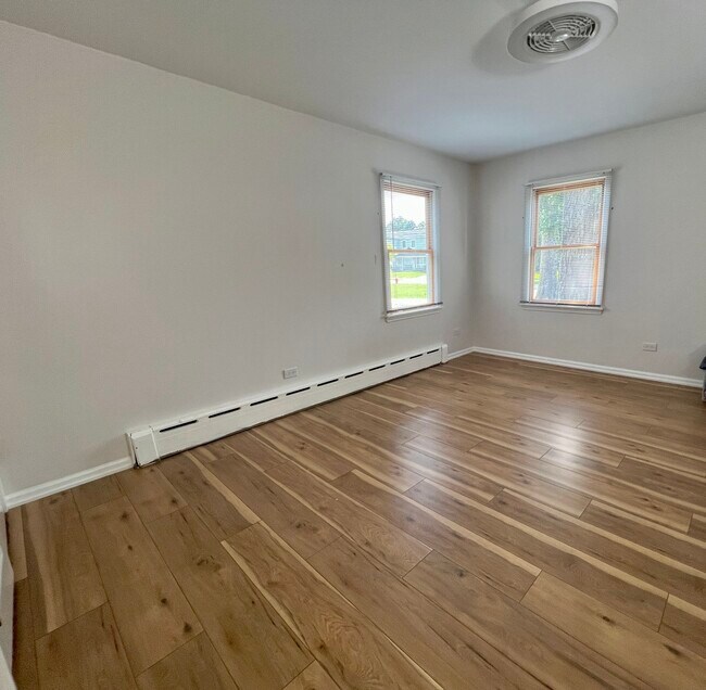 Building Photo - 1804 Chapel Ct