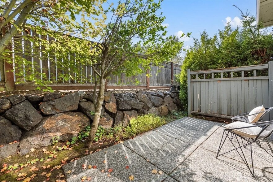 Building Photo - 12223 NE 109th Way