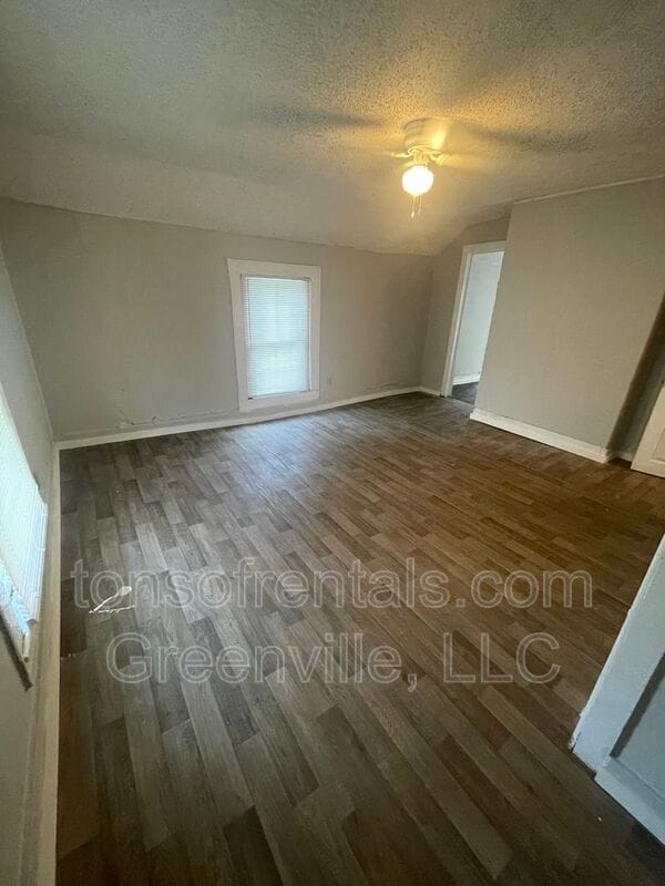 Building Photo - 399 Judd St
