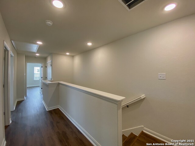 Building Photo - 10339 Lynwood Branch