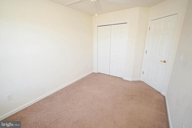 Building Photo - 403 Parkview Ct