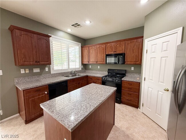 Building Photo - 5057 Shadow Valley St