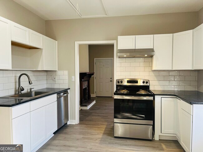 Building Photo - 608 Askew Ave