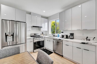 Building Photo - 1151 W 37th Dr- Housing near USC