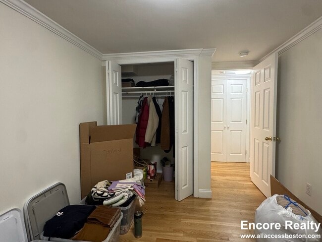 Building Photo - 1539 Beacon St