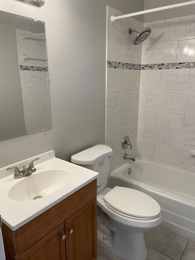 Building Photo - Winter Park 3 Bedroom 2 Bath Renovated!