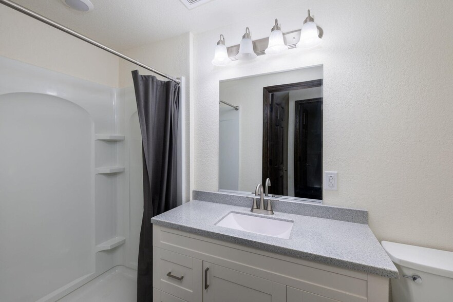 Building Photo - 419 Campfire Dr