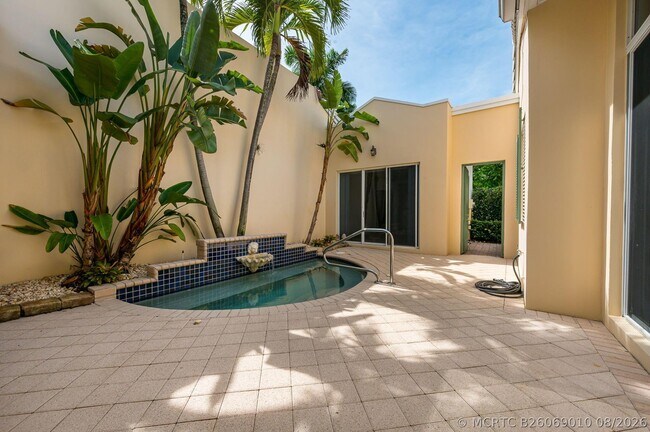 Building Photo - 17282 Bermuda Village Dr