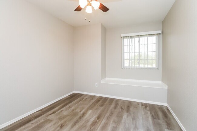 Building Photo - 5119 W Boston Way S