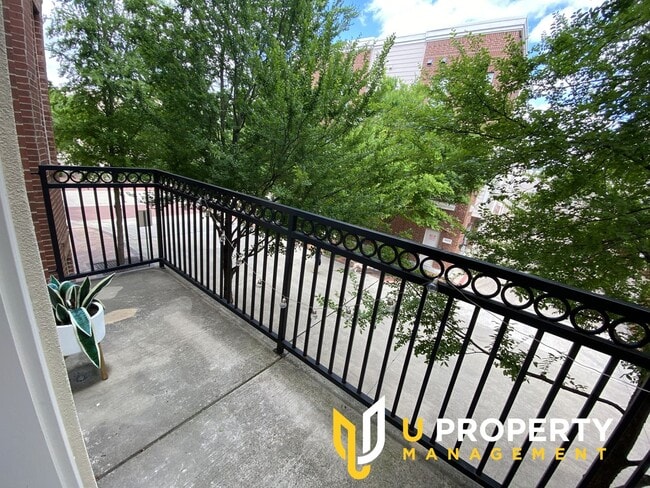 Building Photo - 15831 Breedlove Pl