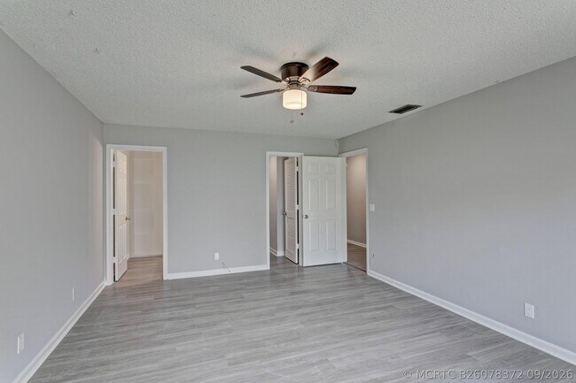 Building Photo - 9184 Roan Ln
