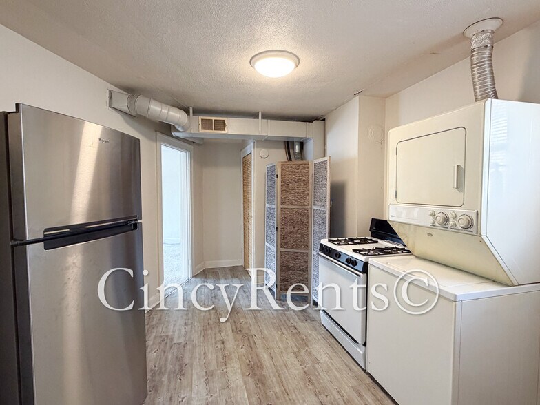 Building Photo - 3540 Columbia Pky