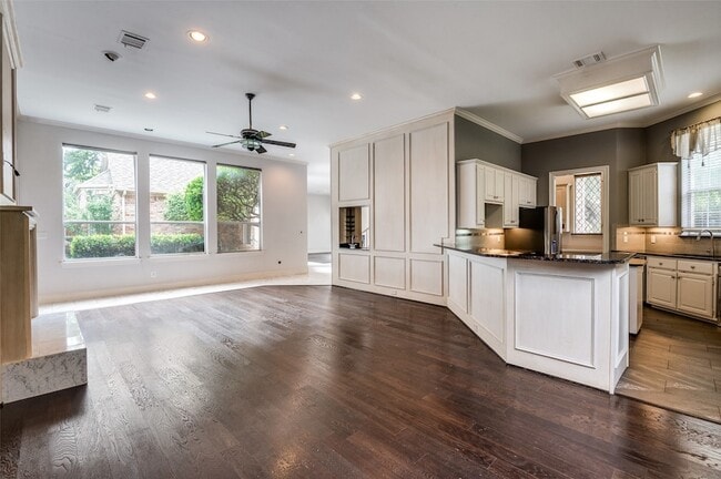 Building Photo - 5901 Glen Heather Dr