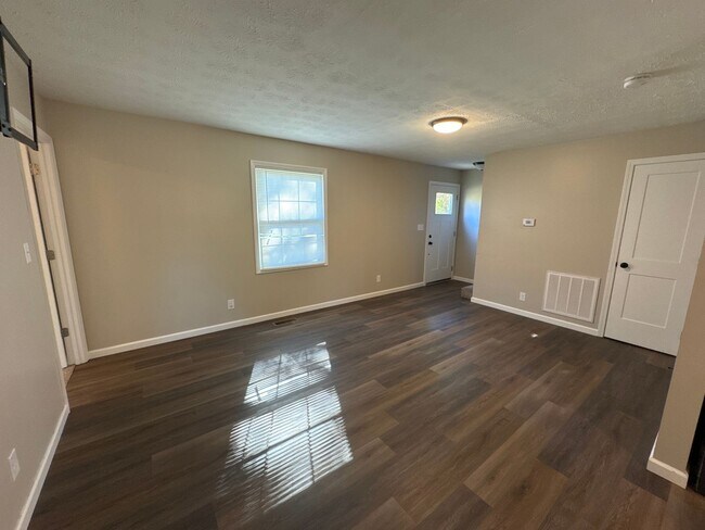 Building Photo - 11472 US-62