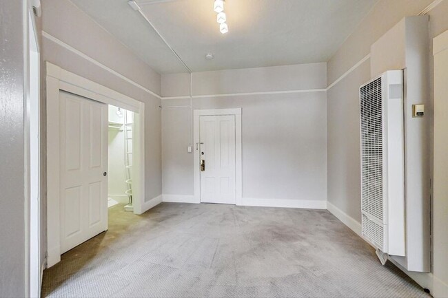 Building Photo - 159 Emerson St