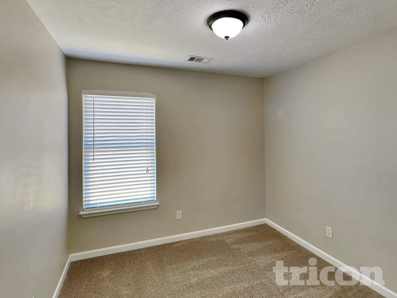 Building Photo - 16229 Summerset Estates Blvd