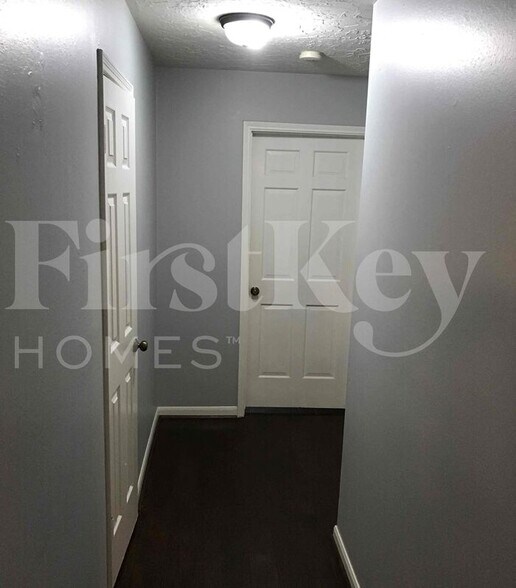 Building Photo - 11715 Parkriver Dr