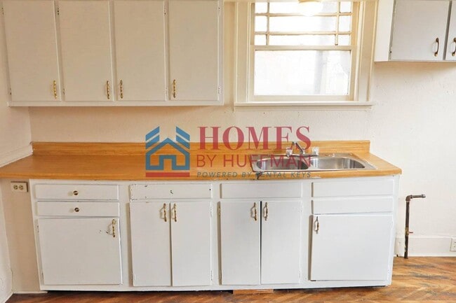 Building Photo - Two Bedroom House | February $99 Move In Special