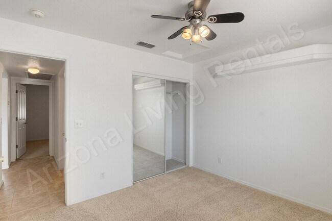 Building Photo - YOUR DREAM HOME AWAITS!